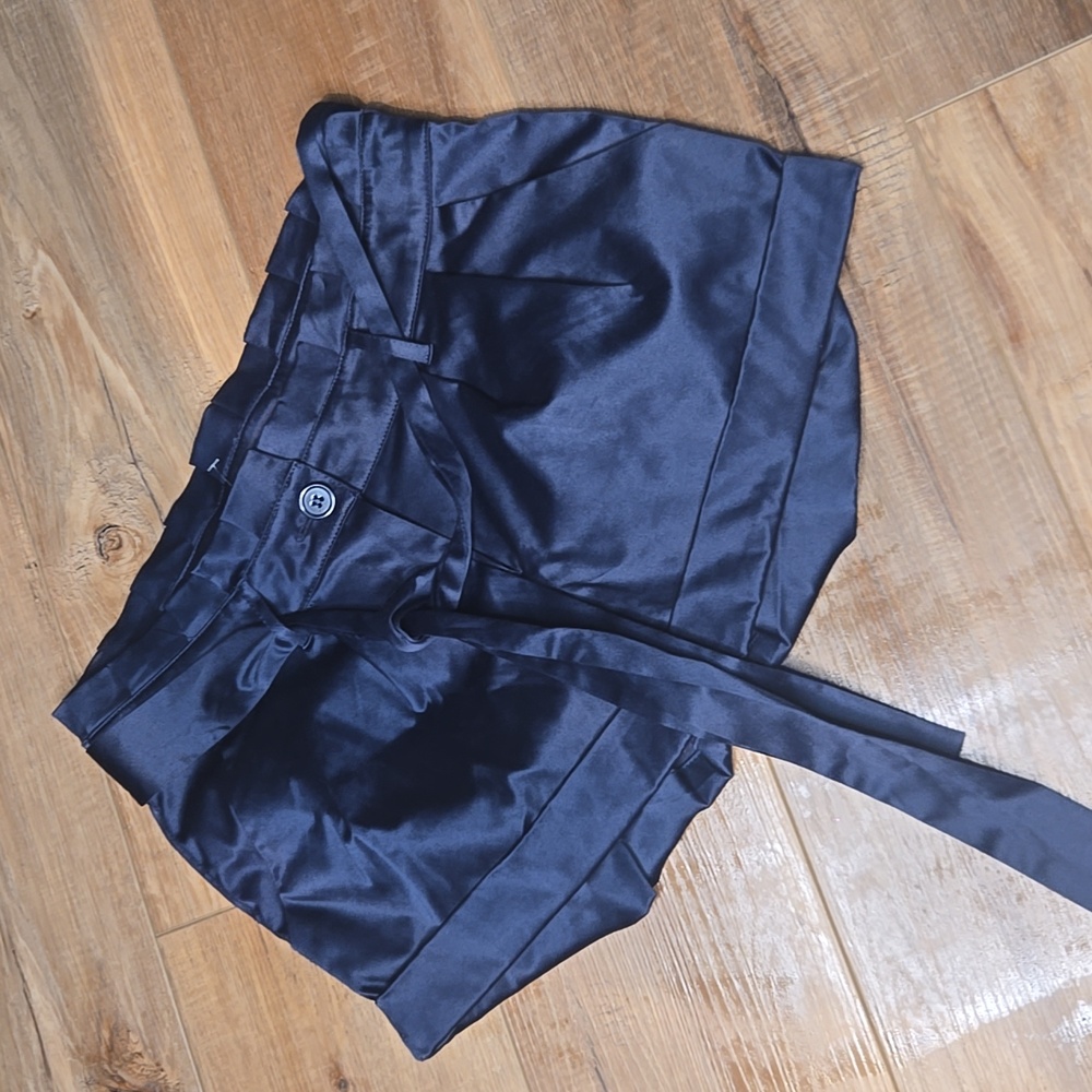 Woman navy shorts size Medium never worn